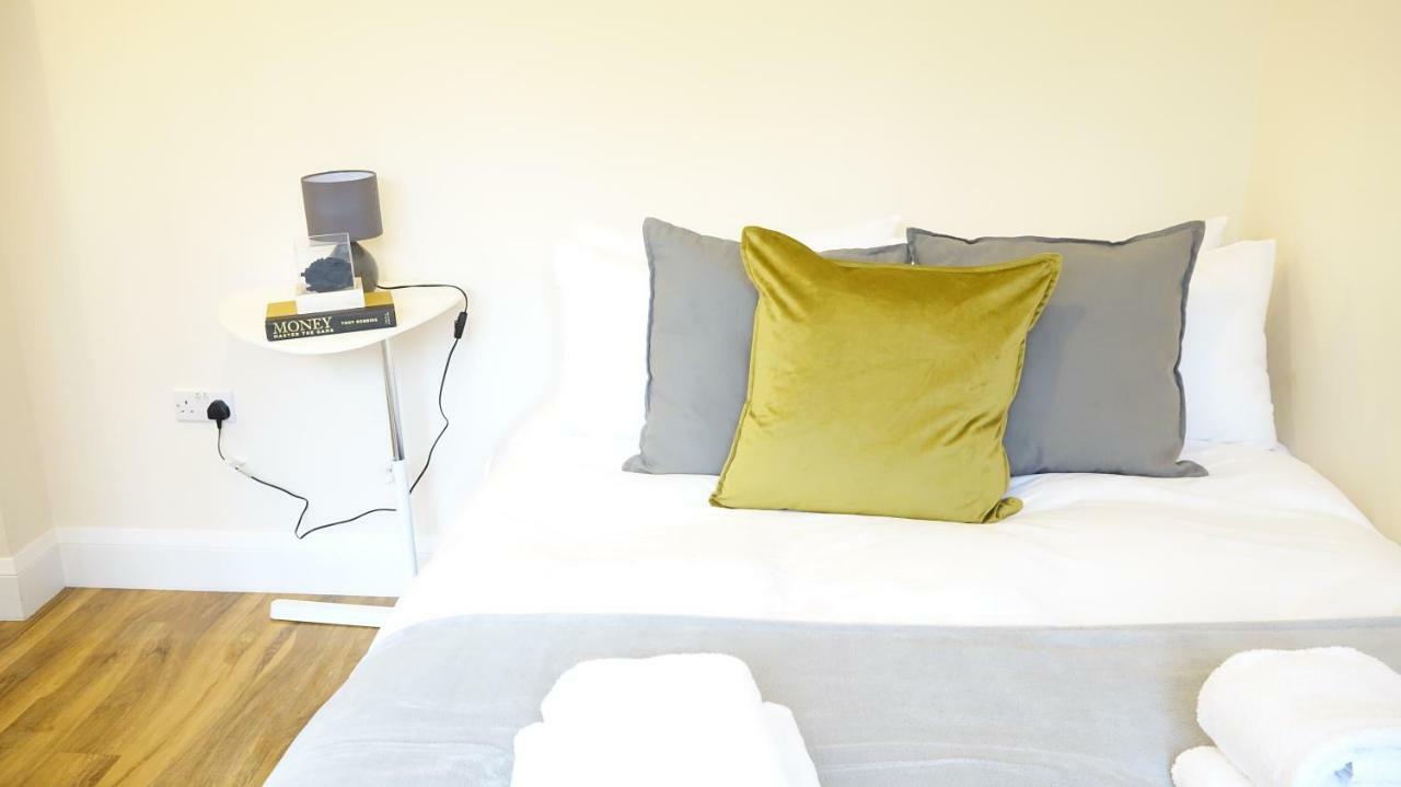 Heathrow Ensuite * Stanwell